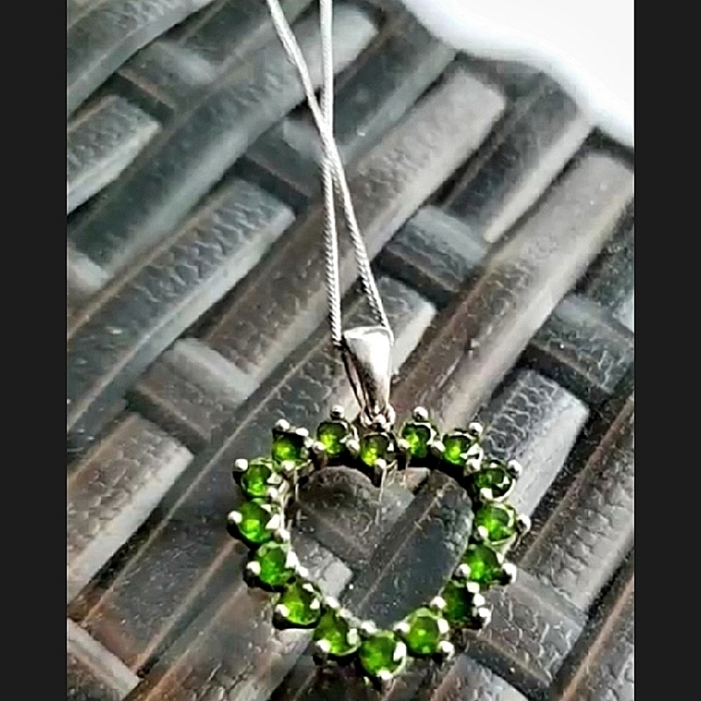 Chrome Diopside Heart Pendant Necklace Platinum Sterling Silver 72$